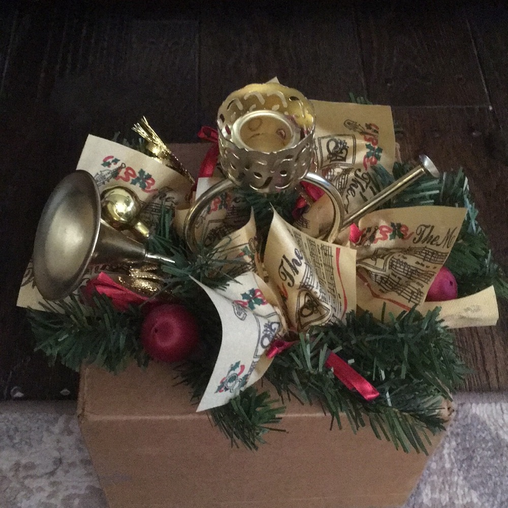 Holiday Trumpet candle holder